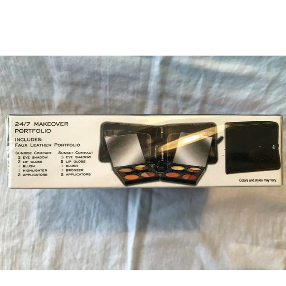 NEW Me Make Over Essentials 24/7 Make Up Porfolio - Picture 2 of 6